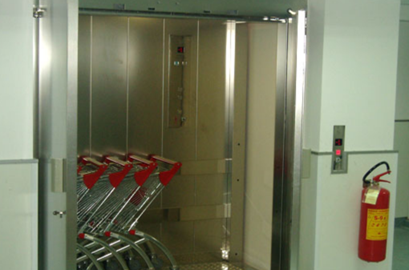 Thang máy tải hàng trong siêu thị ở đâu uy tín chất lượng?
